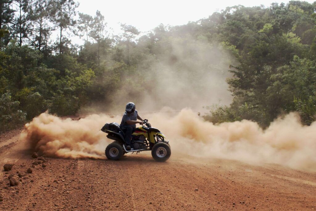 Quad op het rode zand in Ninja